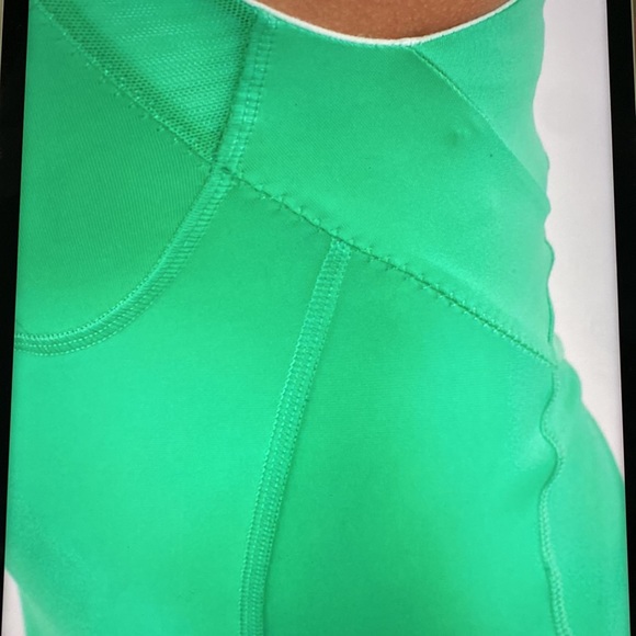 🍋Lululemon Run: Make It
Count Tank
Very Green / Fresh Teal Size 6 - Picture 11 of 12